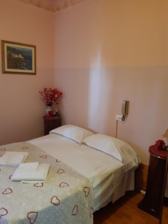 Massena Hotel *